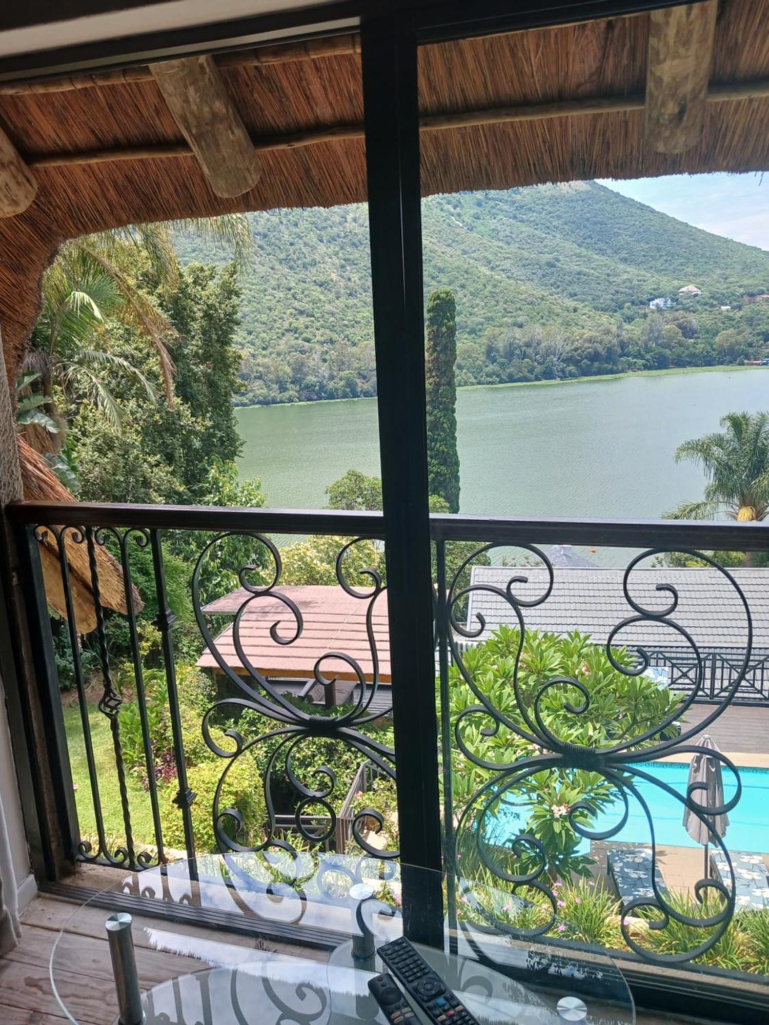 Cozy Kosmos Bed & Breakfast Hartbeespoort Exterior photo